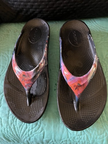 oofos womens 7 flip flops