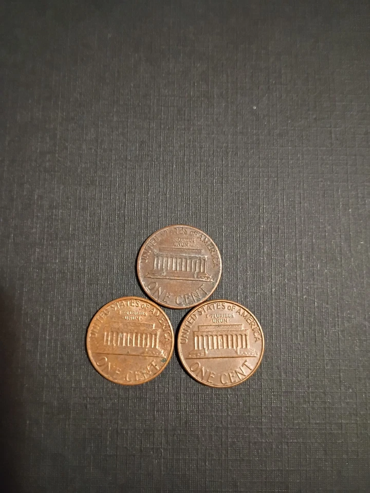 3 1982 d penny 3.1 grams one of them only ways 2.5 grams  - Image 2 of 4