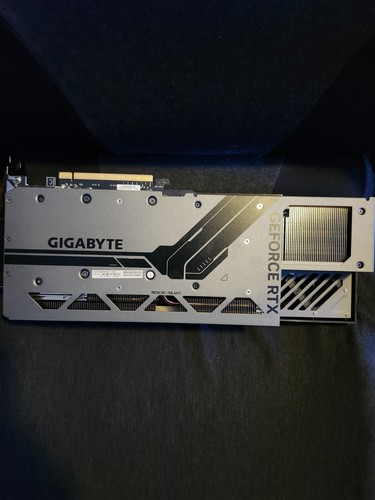 Gigabyte Windforce V2 NVIDIA GeForce RTX 4080 Super GPU - Photo 3/4