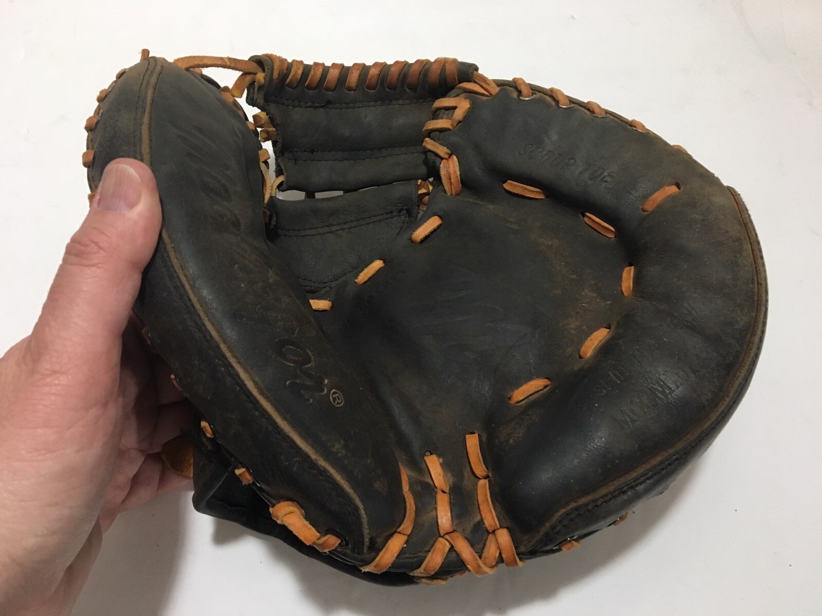 Macgregor MCCM101X RHT Catchers Scoop Toe Leather Baseball Righty