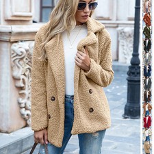 Chaqueta Fluffy de Invierno con Botones – Estilo y Calidez