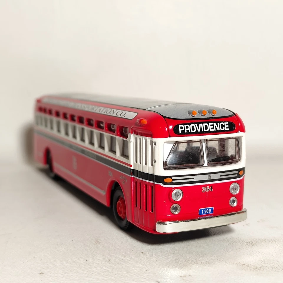 1:50 Corgi GM Bus New England Transportation Co. Providence #364 - Image 2 of 4