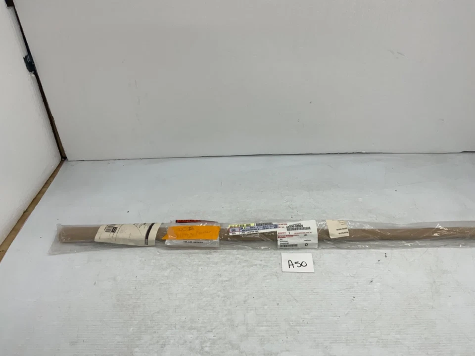 Задняя уплотнительная полоска со стороны водителя для двери Toyota Sienna 2011 2012 2013 2014-2020 годов выпуска от оригинального производителя - Изображение 2 из 4