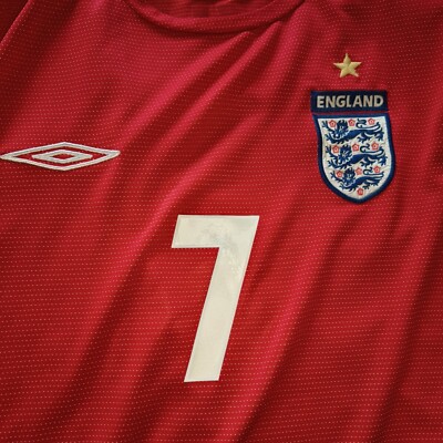 2006イングランドAWAYベッカムモデル。 未使用 England 2004 2006 Away Football Shirt Jersey Umbro David