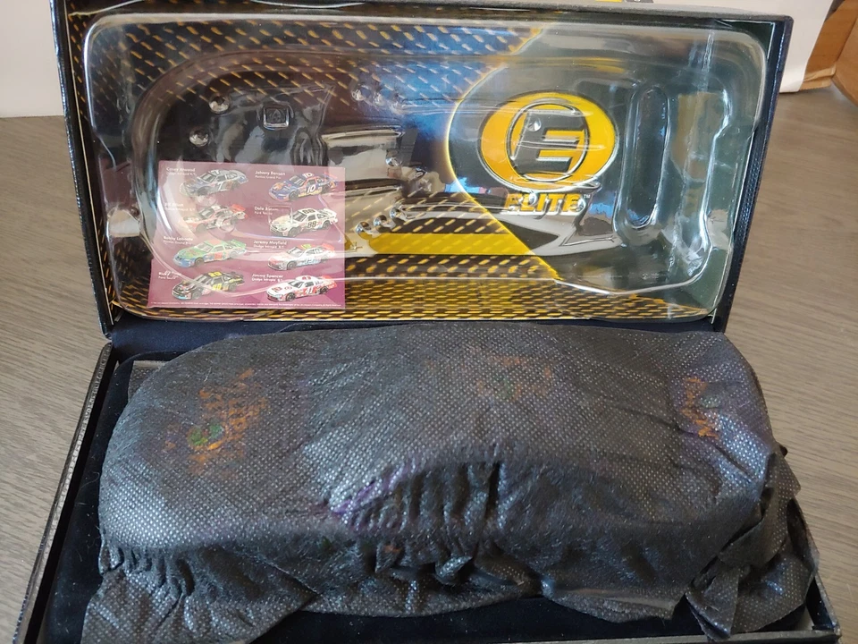 Coche Intrepid R/T Elite 2002 25 aniversario The Muppet Show: nuevo en caja raro Foto 2 de 4