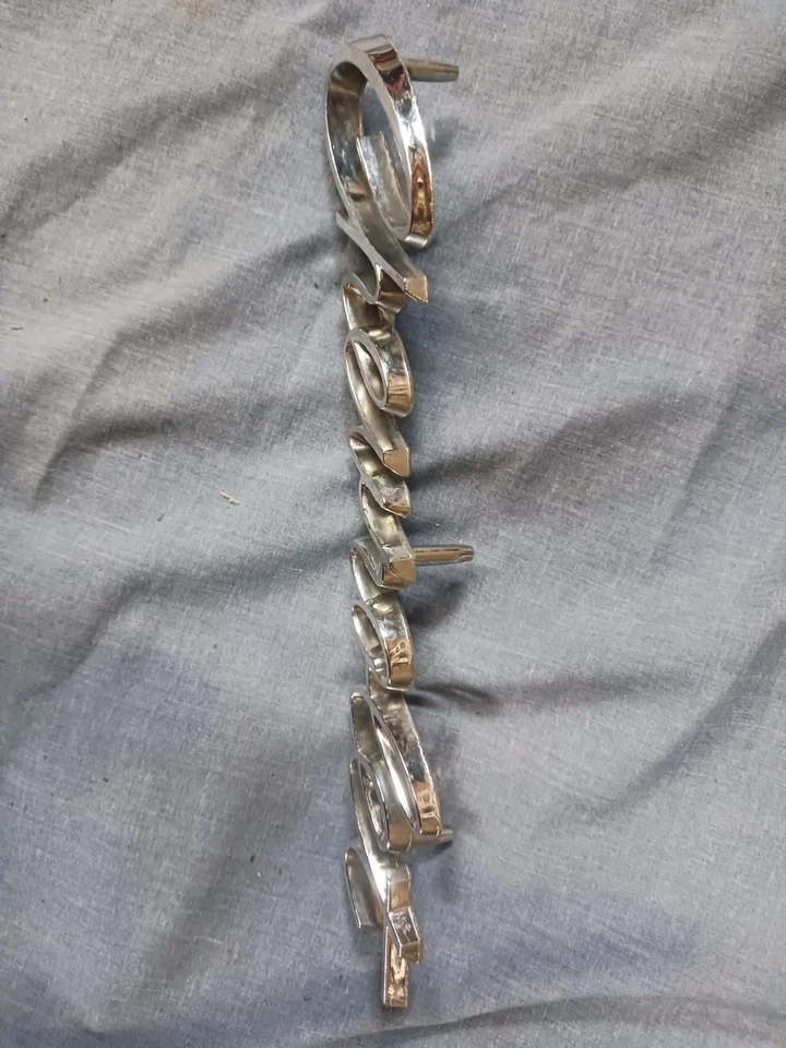 Chevy El Camino 1968 1969 puerta trasera escritura emblema placa de identificación nuevo en stock Foto 2 de 4