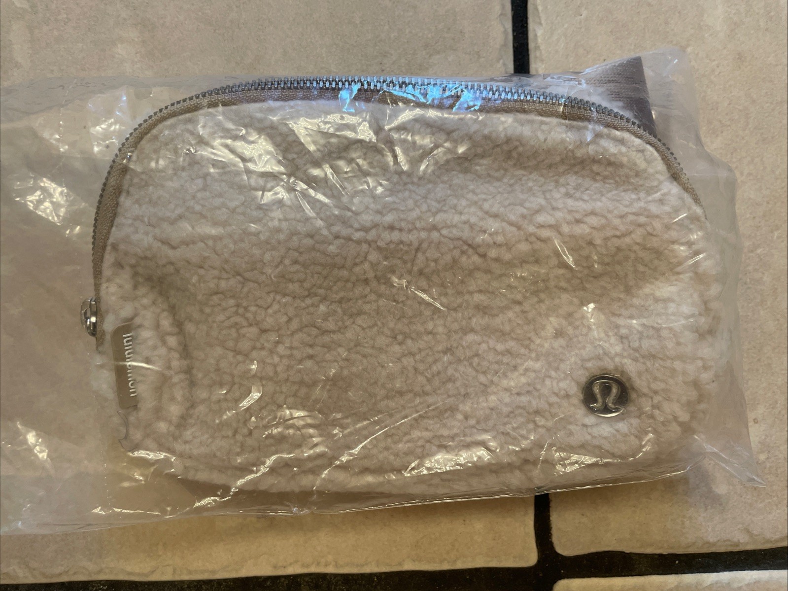 Lululemon Sherpa Fleece Ivory Belt Bag NWT