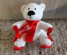 Coca Cola Stofftier Eisbär auf Skiern weiß rot H13cm - TOP für Sammler