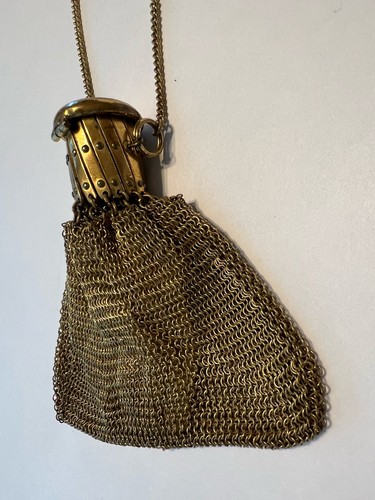 Vintage Chain Mail Gold Metal Mesh Coin Purse Expandable Closure Beggars Purse - Picture 2 of 7