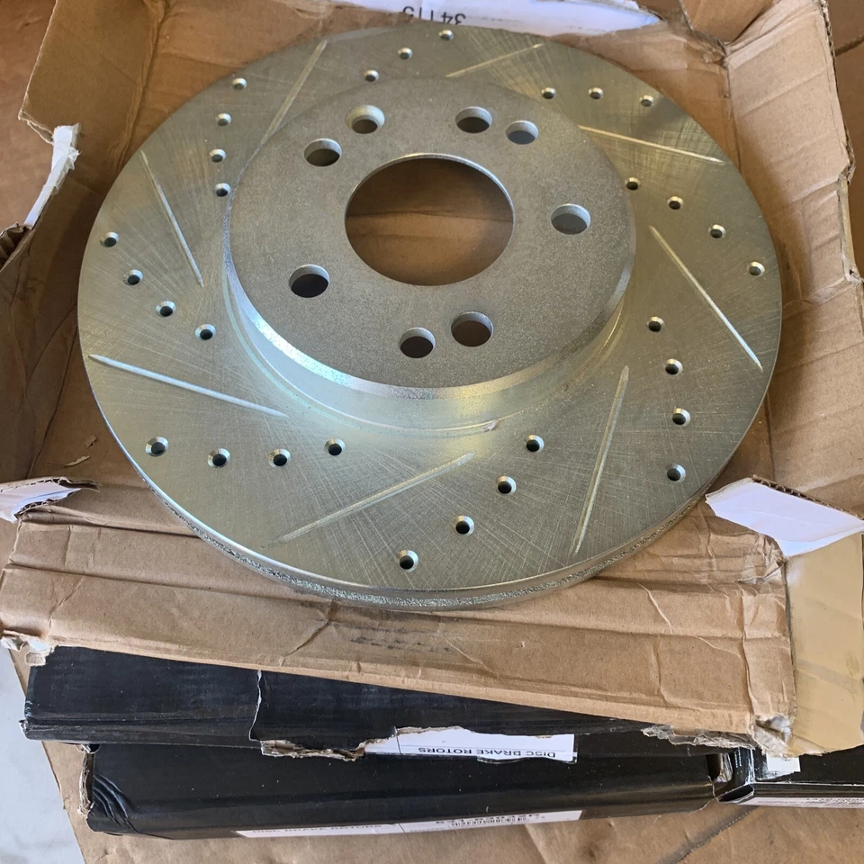 DFC 4 件套制动转子适用于 2001 - 2005 梅赛德斯 CLK320 C320 带陶瓷垫 — 第 2/4 张图片