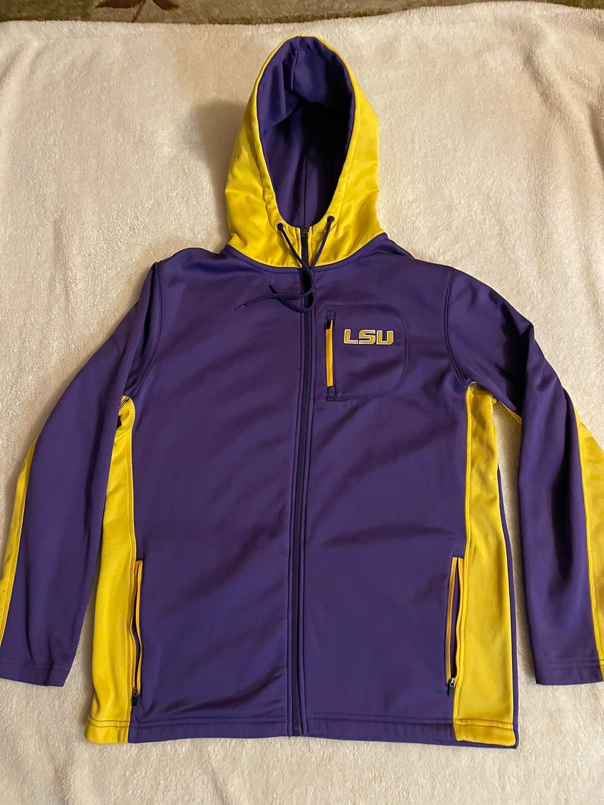 Picture 1 of 24