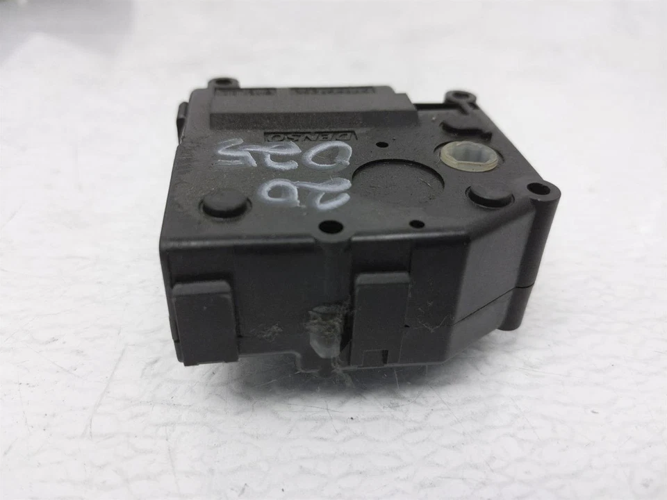 Lexus Ls460 2007 Evap Servo Motor 063800-0930 - Image 2 of 4