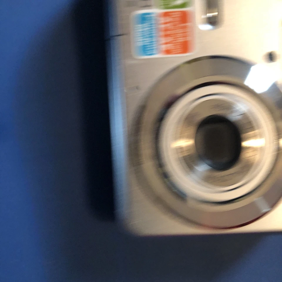 Pentax Optio E50 8.1 MP 3X ZOOM Compact Digital Camera W/ Charger - Image 4 of 4