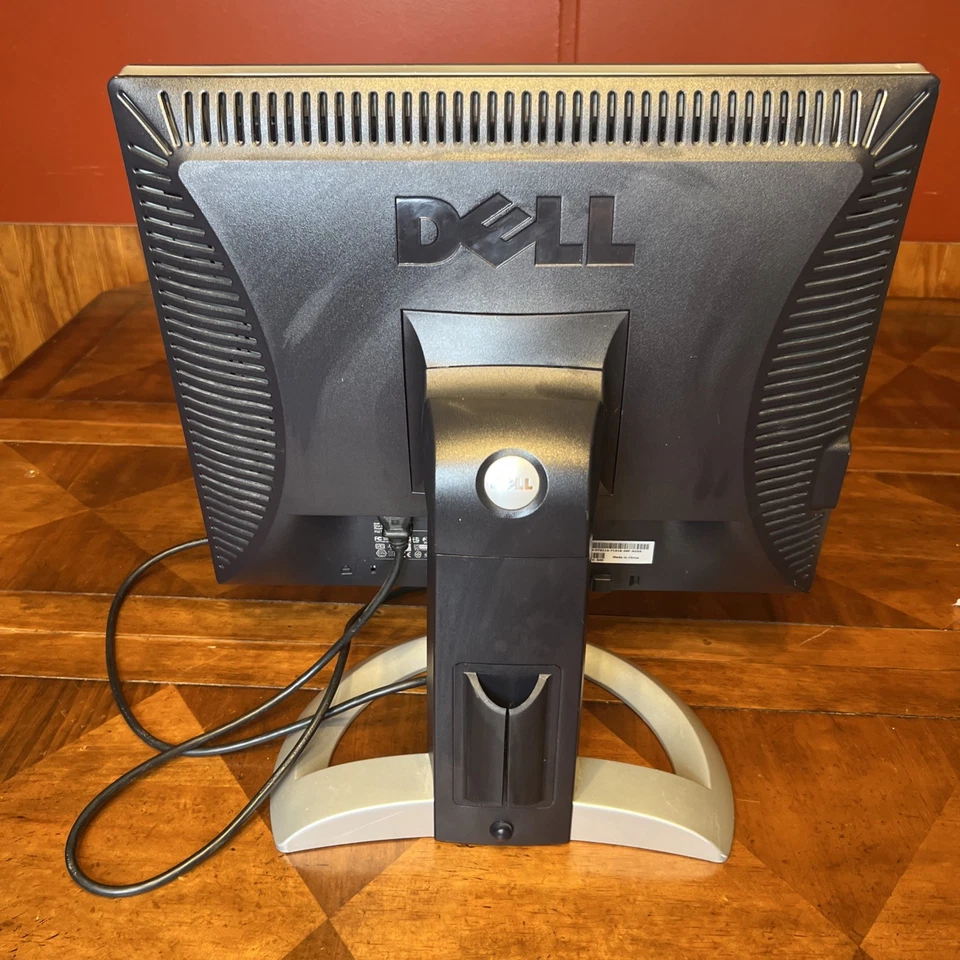 Dell Ultrasharp 1905FP Black 19" Screen 1280 x 1024 Resolution LCD FP Monitor - Image 4 of 4