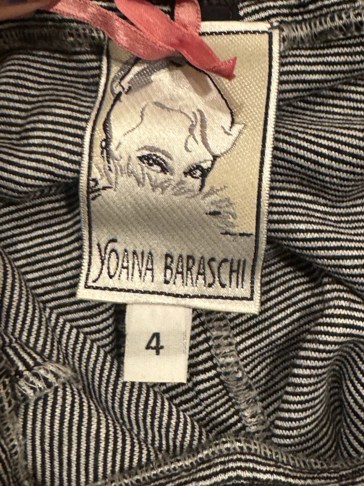 Falda yoana baraschi talla 4 negra excelente estado usada Foto 4 de 4