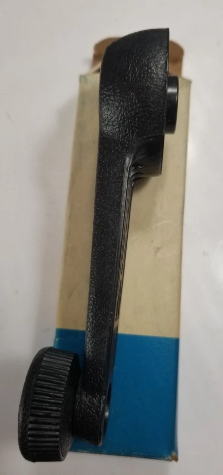 Оригинальная черная пластиковая рукоятка рукоятки окна Ford 77FB-B23342-AA 80-5230 для Ford Fiesta - Изображение 4 из 4