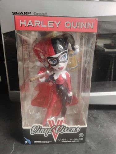 Vinyl Vixens Harley Quinn 9" Vinyl Sugar Figure / Bobble - DC Comics New In Box.