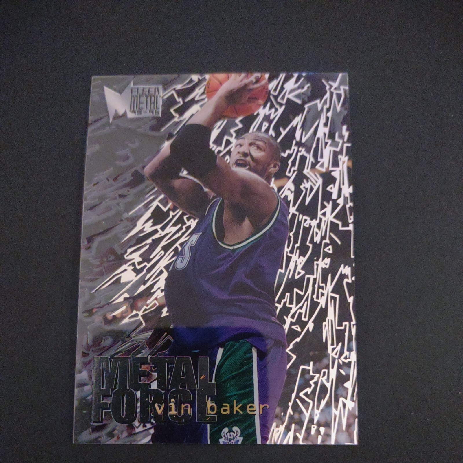 1995-96 Fleer Metal Metal Force Vin Baker #1