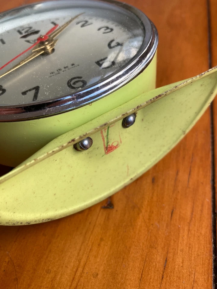 RETRO WHITE DOVE MECHANICAL ALARM CLOCK 1960s WITH ORIGINAL BOX - Image 4 of 4