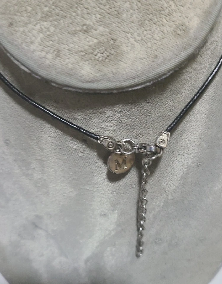 Collar Disfraz Cordón Negro Ajustable Marcado M Tm 16" A 19" Foto 2 de 4