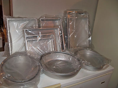 Fat Daddio's Solid Bottom Sheet & Contour Round Anodized Aluminum Cake Pans