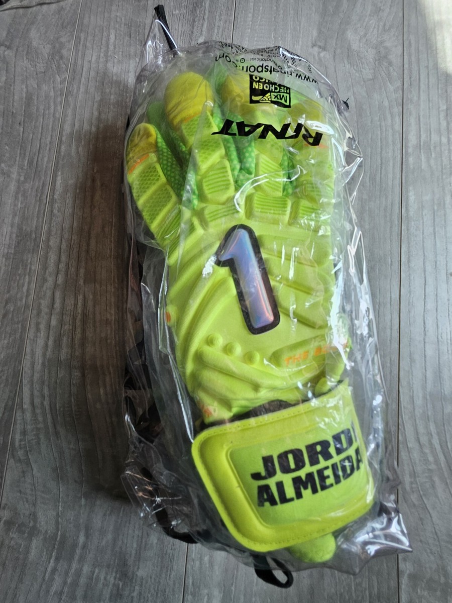 割引価格!Rinat ゴールキーパーグローブ The Boss Pro サイズ9 割引価格!Rinat ゴールキーパーグローブ The Boss Pro サイズ9の