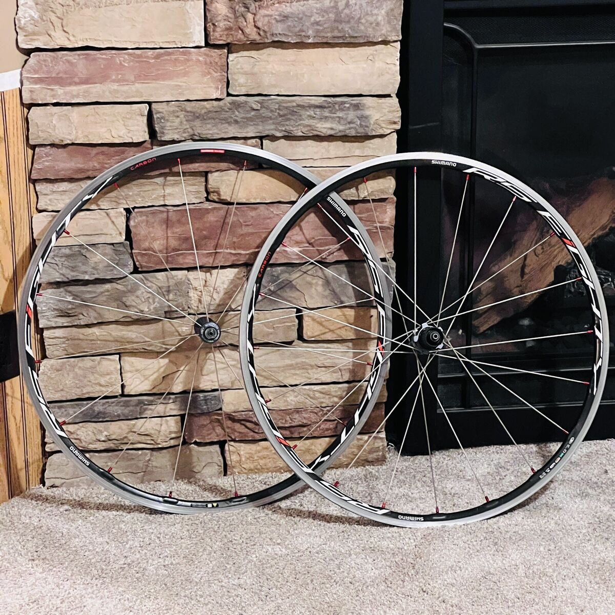 Shimano WH-RS80 C24 Carbon Alloy Rim Brake Road Bike Shimano WH-RS80 C24 Carbon Alloy Rim Brake Road Bike