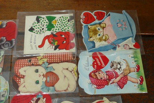 Lot of 21 - Vintage Antique 1930's-1950's Valentine Day Cards - Dogs Cats Women - Picture 3 of 8
