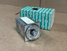 NEW Schleicher 02409606-97 DZ 52-SL Time Delay Relay 220V 0.1-1000 Sec