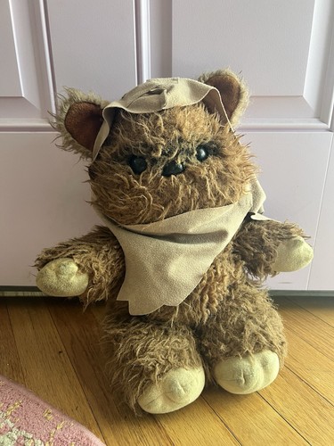 Kenner 1983 Plush Wicket the Ewok Star Wars Return of the Jedi