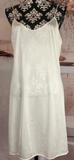 VTG 80 s USA VASSARETTE White Silky Nylon Spaghetti Straps Full Slip 36 20 /42