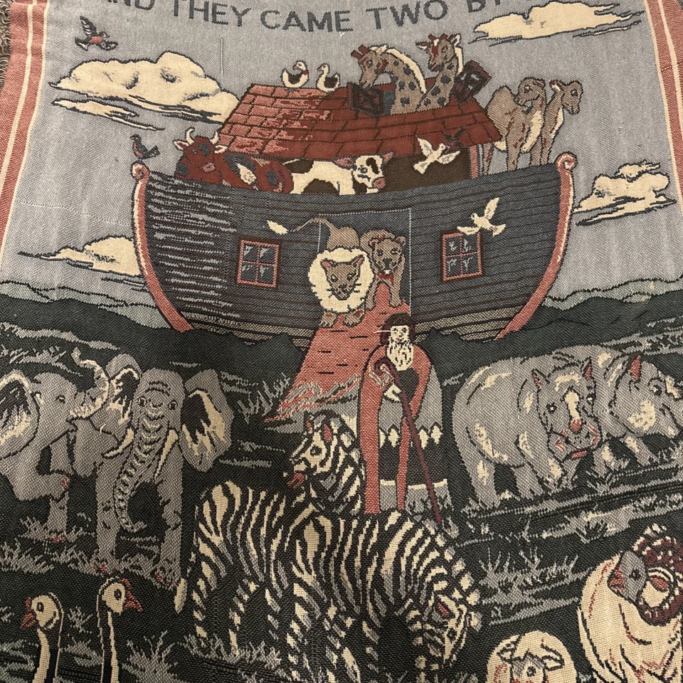 Cobertor tecido vintage arremesso MWW 1994 NOAHS ARK DOIS POR DOIS com franjas usado - Imagem 2 de 3