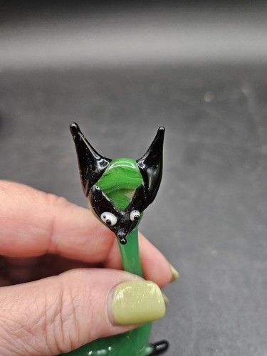 VTG. Art Glass Long Neck Green and Black Cat Figurine - Picture 3 of 8