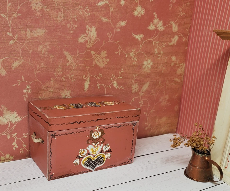 Baúl de arte popular muebles miniatura para casa de muñecas Foto 2 de 4