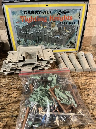 MARX Fighting Knights Carry All Medieval PLAY SET 1968 4635 Near Complete Extras