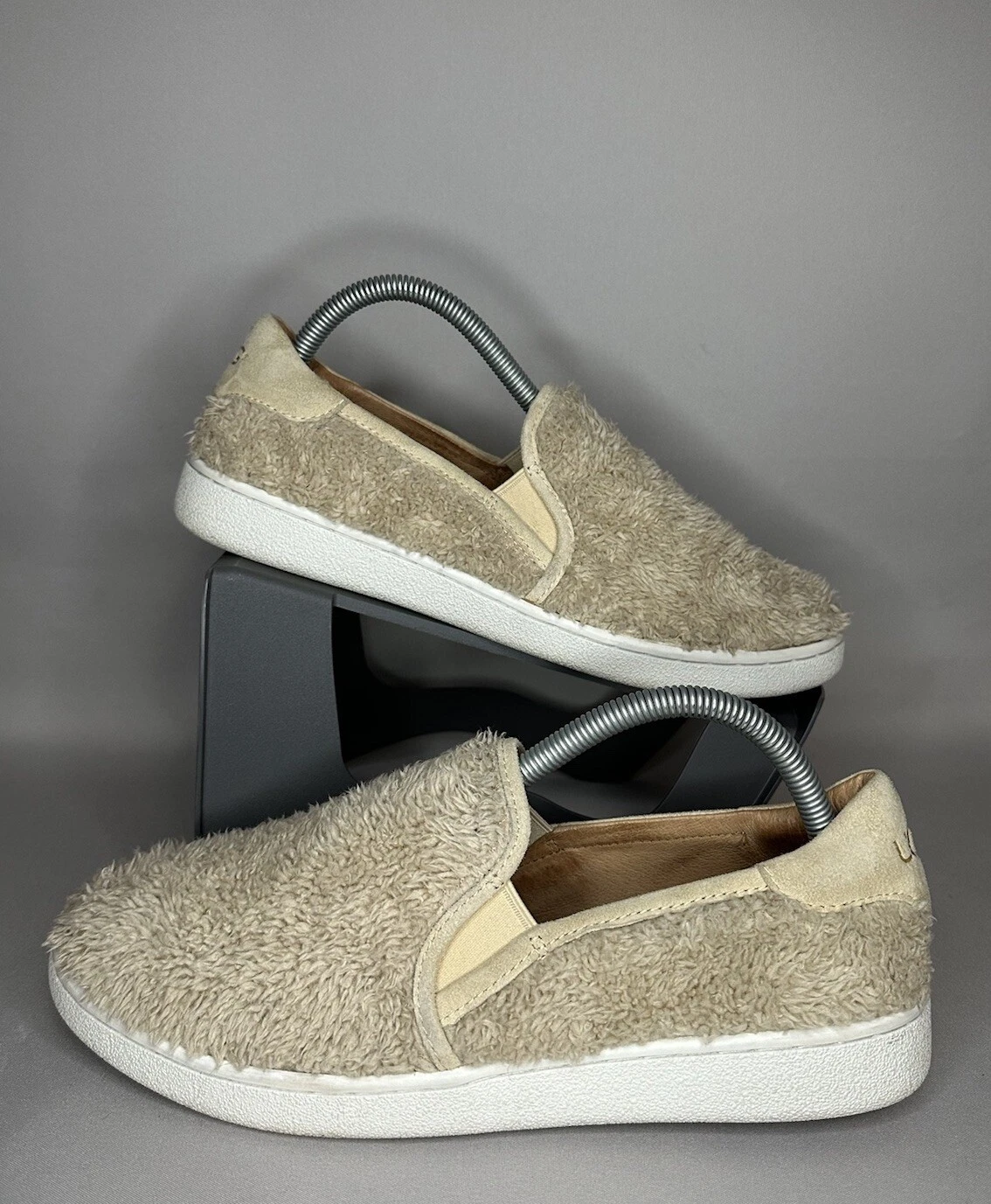 Scarpe sneakers slip on slip on da donna UGG Ricci taglia 9 5 in pelle tessuto marrone chiaro