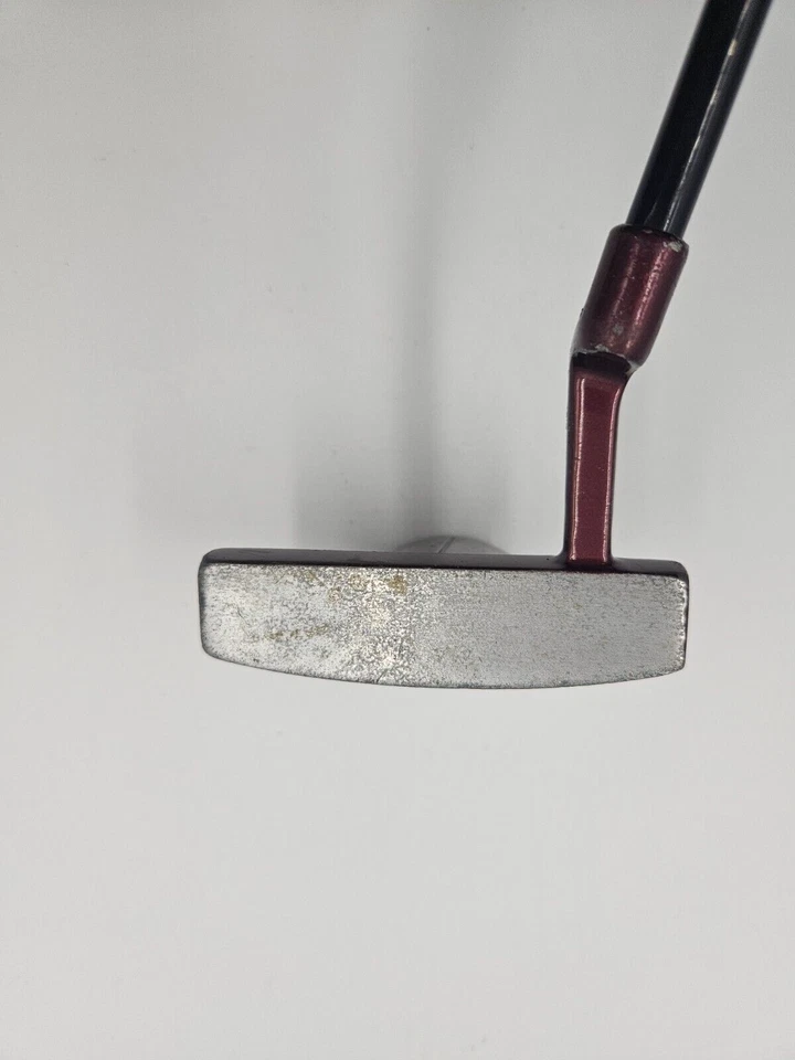 Wilson Deep Red Junior Putter, Graphite Shaft, Approximately 29" Long - Image 2 of 4