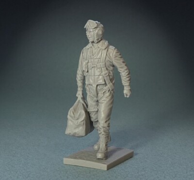 BRITAINS CAMPAIGN MINIATURES 70013 USAAF BOMBARDIER