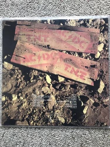 AC/DC -T.N.T AUSTRALIA RED COLORED -RARE- ALBERT PRESSING -VINYL- LP-APLPA-016 - 画像3/7