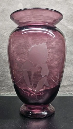 Fenton Iris Purple Amethyst Flower Etched Lid Vase Signed And Stamped 7x4