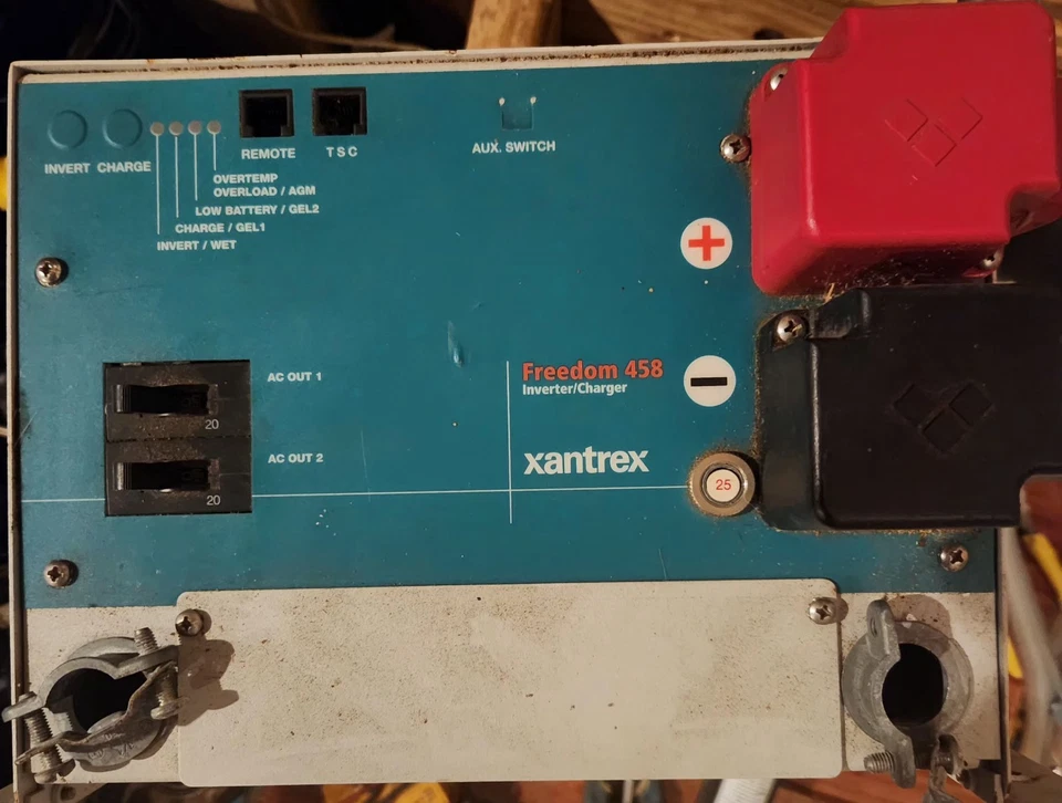 Xantrex Freedom 458 120V 12DC Foto 2 de 3
