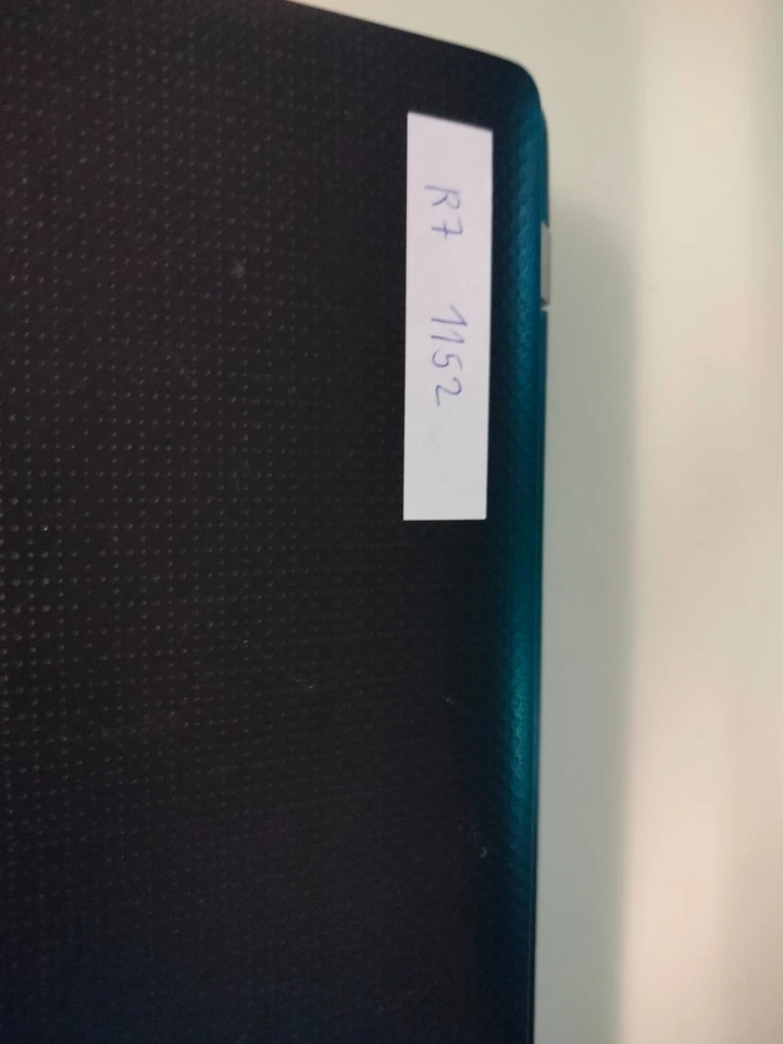 eMachines E642 Notebook/Gehäuse/Scharnier DEFEKT / ERSATZTEILSPENDER (R7 1152) - Bild 2 von 4