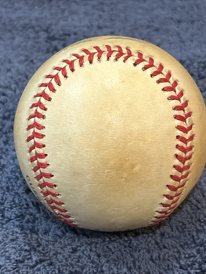 Pelota de béisbol autografiada firmada por Octavio Dotel O Foto 2 de 4