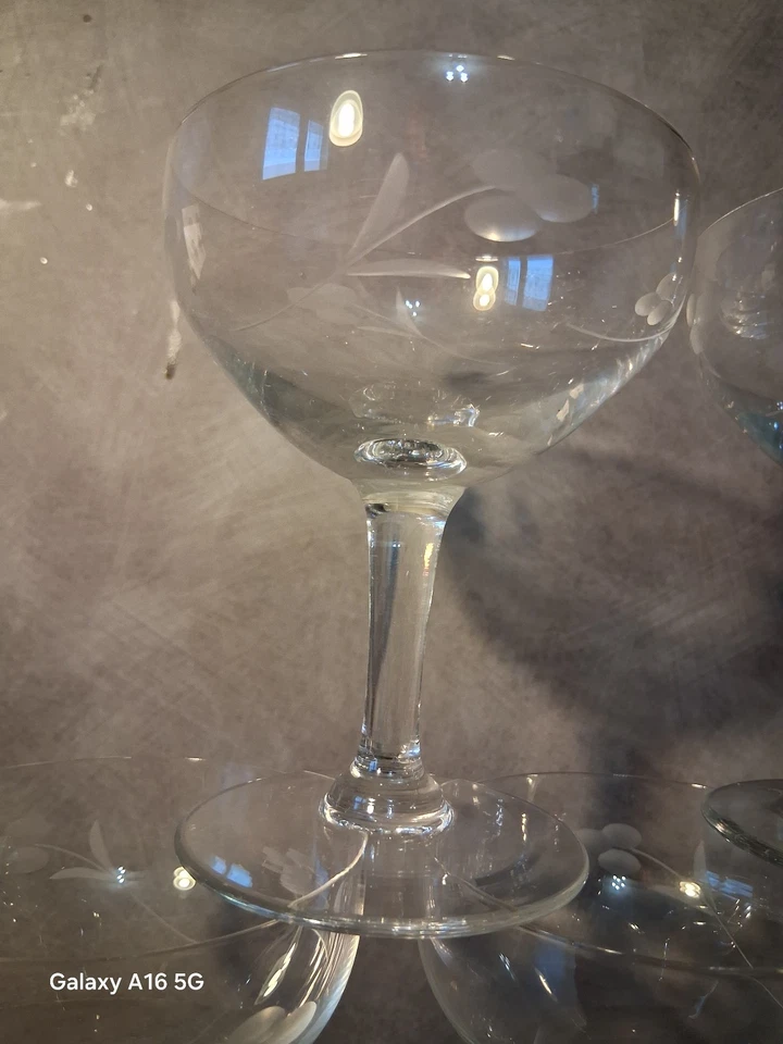 Ancien lot de 🍾 6 coupes à champagne 🍾 en cristal gravé 🍾 vintage - Photo 4/4