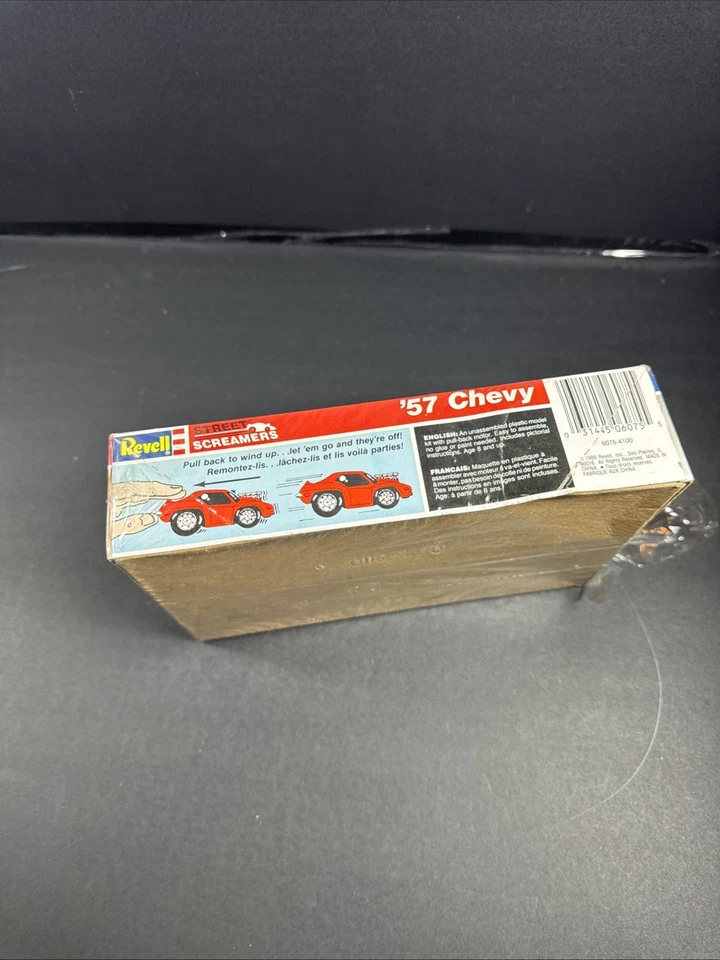 VINTAGE Revell 1988 STREET SCREAMERS 1957 57 Chevy PULL BACK Model Car Kit - Image 3 of 3