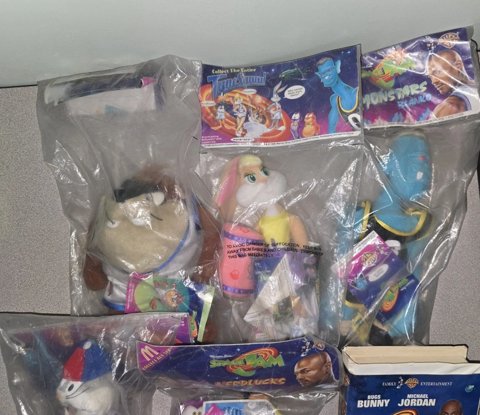 Lote de peluches Space Jam 1996 con VHS Foto 2 de 4