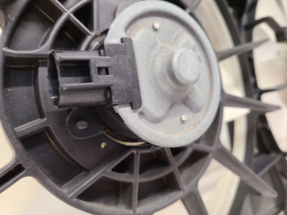 2013 2014 2015 2016 MAZDA CX-5 Radiator Fan Motor Fan Assembly  - Image 4 of 4