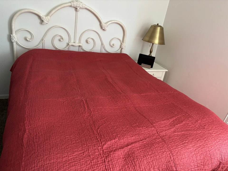 Yves Delorme King Quilt Bedspread Red Front 100% Silk/Back 100% Cotton GUC - Image 2 of 4