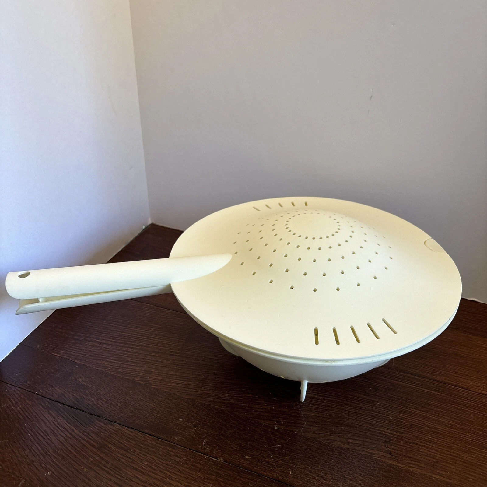 Tupperware Double Colander Saker Strainer Shallow & 2qt Colander White EUC