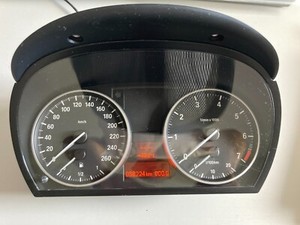 BMW Tacho Kombiinstrument 58224 km X1 E84 und 3er E90, E91 und E92, E93 Benziner